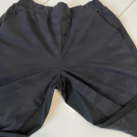 Athleta Women’s Black Camouflage Lined Joggers - Picture 5 of 8